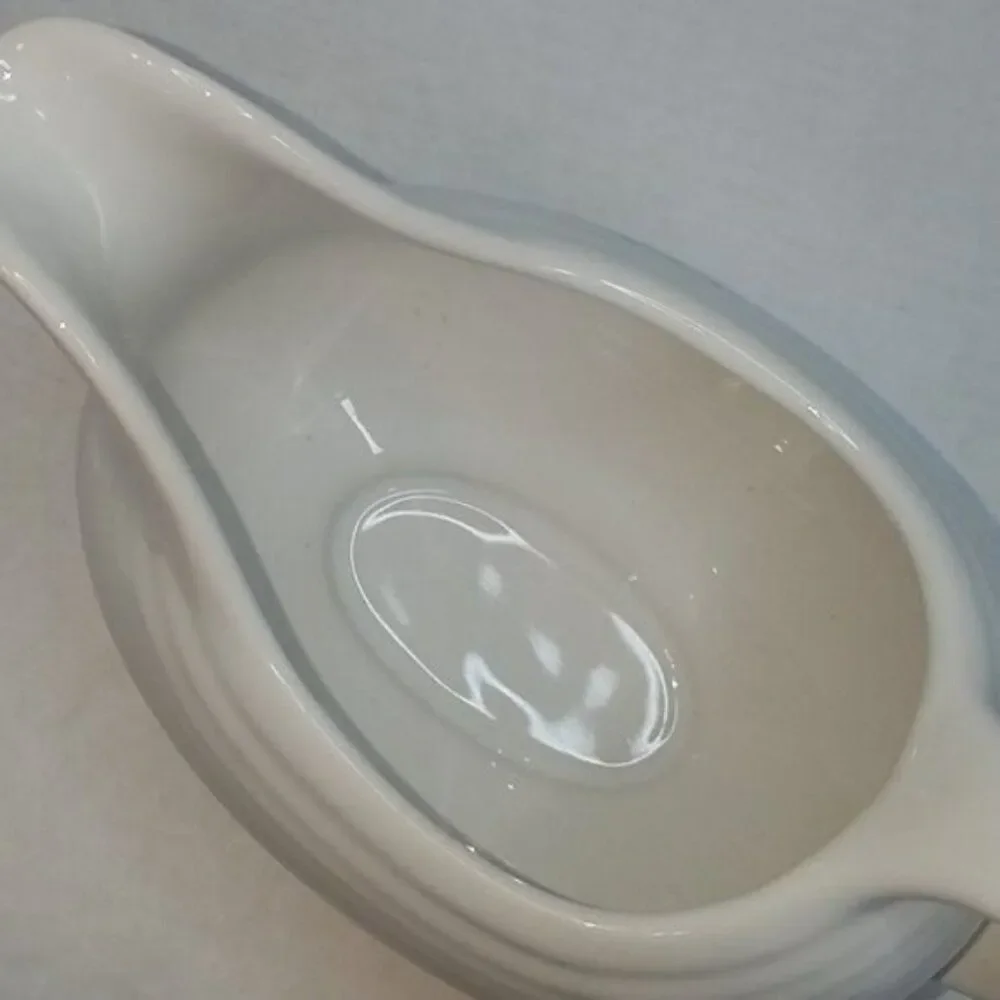 Fiestaware Fiesta Gravy Sauce Boat Dish White CONTAINER 18.5 FL OZ CERAMIC